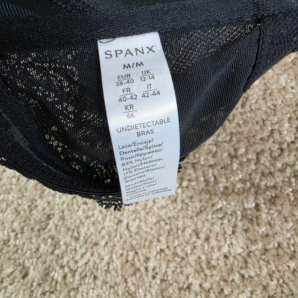 Spanx Bandeau Bra Undietectable Black Floral Lace Padded Strapless Medium
